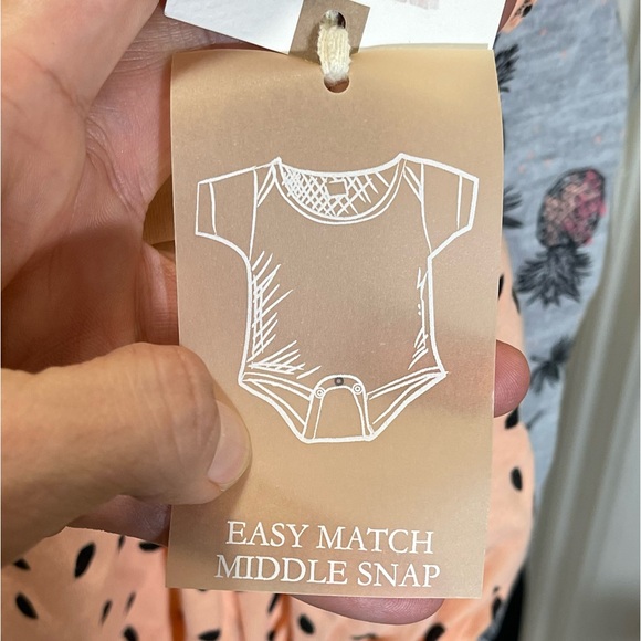 5 Piece, Baby Girl 3-6M Set. - Picture 10 of 14